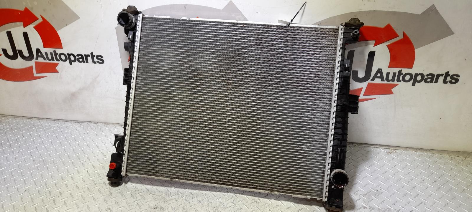 View Auto part Radiator Jeep Grandcherokee 2016