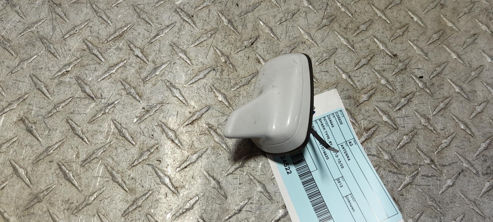 View Auto part Antenna Audi A3 2013