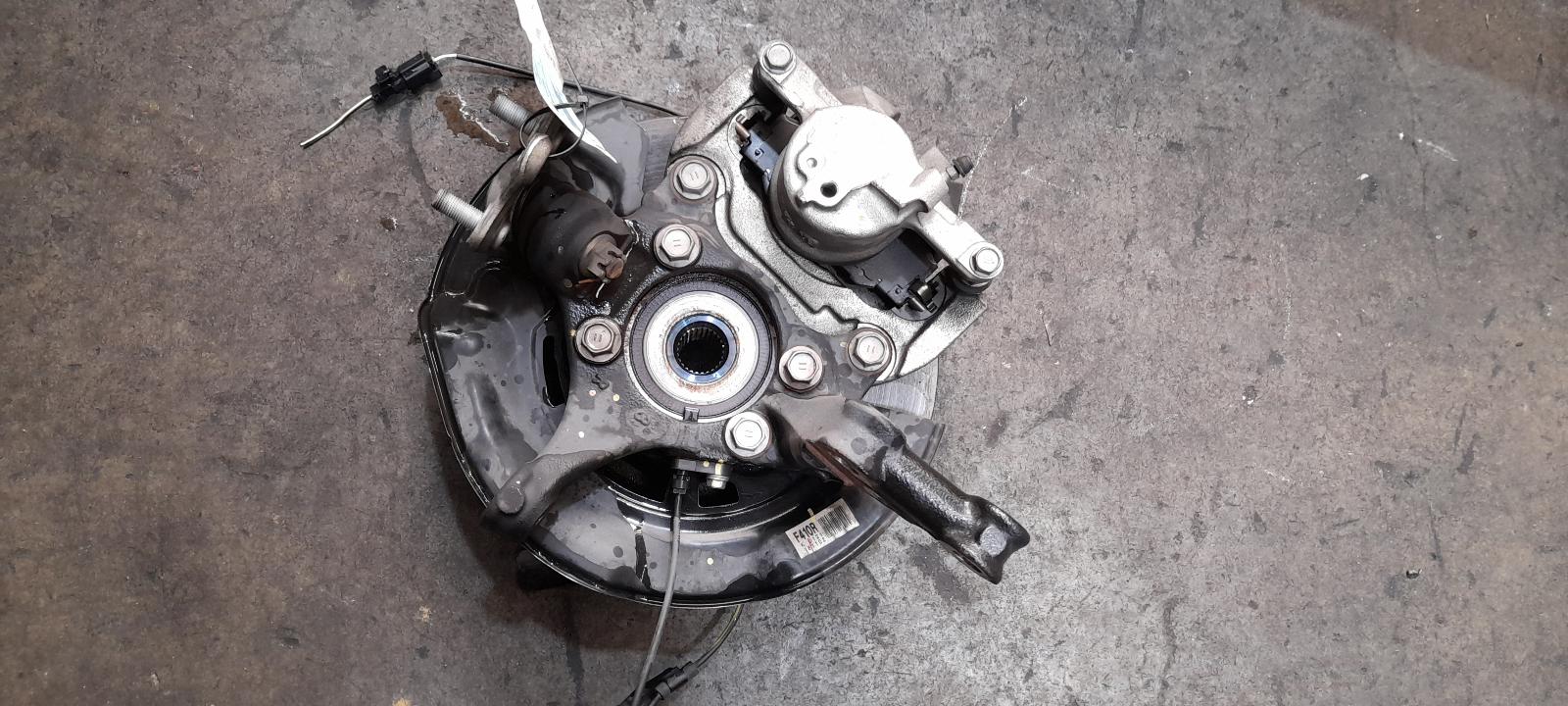 View Auto part Right Front Hub Assembly Toyota Rav4 2018