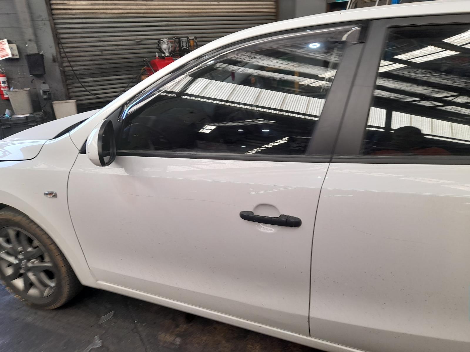 View Auto part Left Front Door Hyundai I30 2011