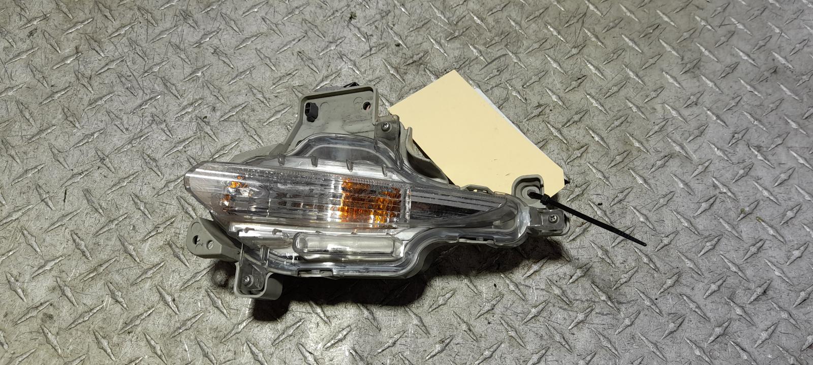 View Auto part Right Indicator/Fog/Side Mazda 3 2018