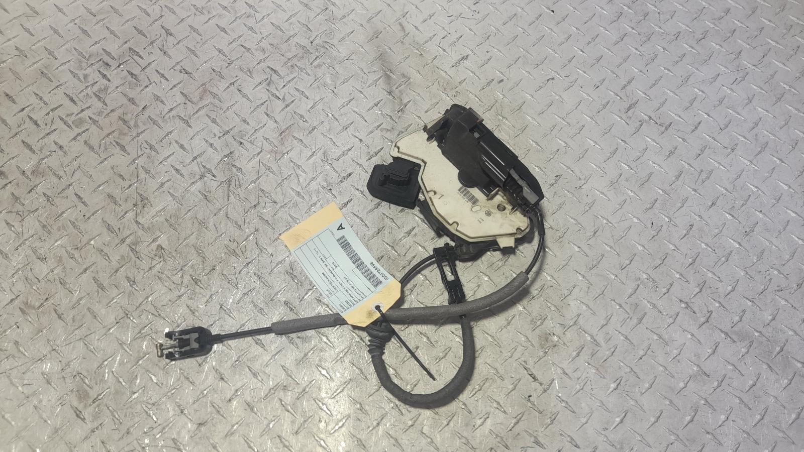 View Auto part Door/Boot/Gate Lock Volkswagen Golf 2015