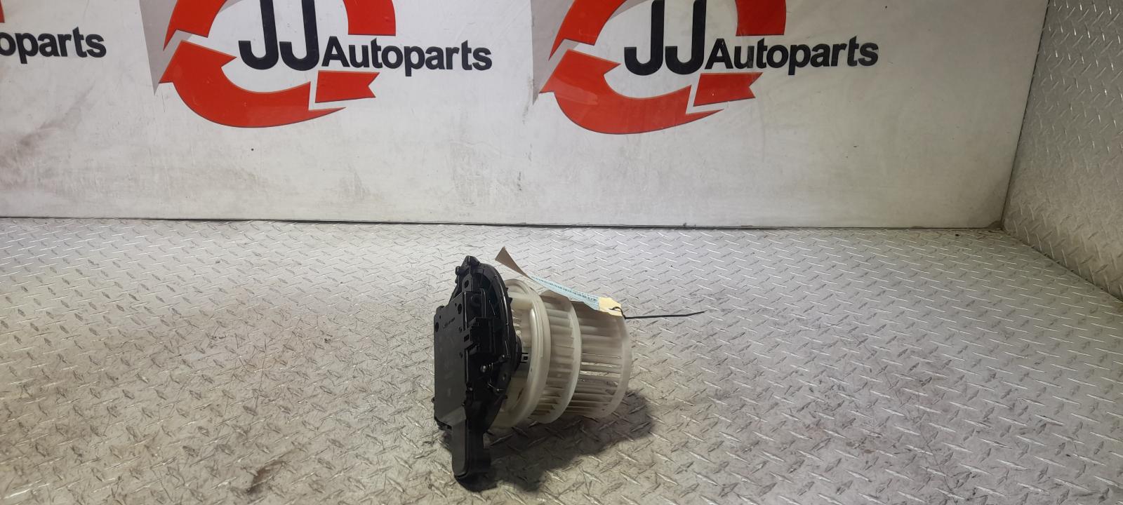View Auto part Heater Fan Motor Mazda Cx9 2021