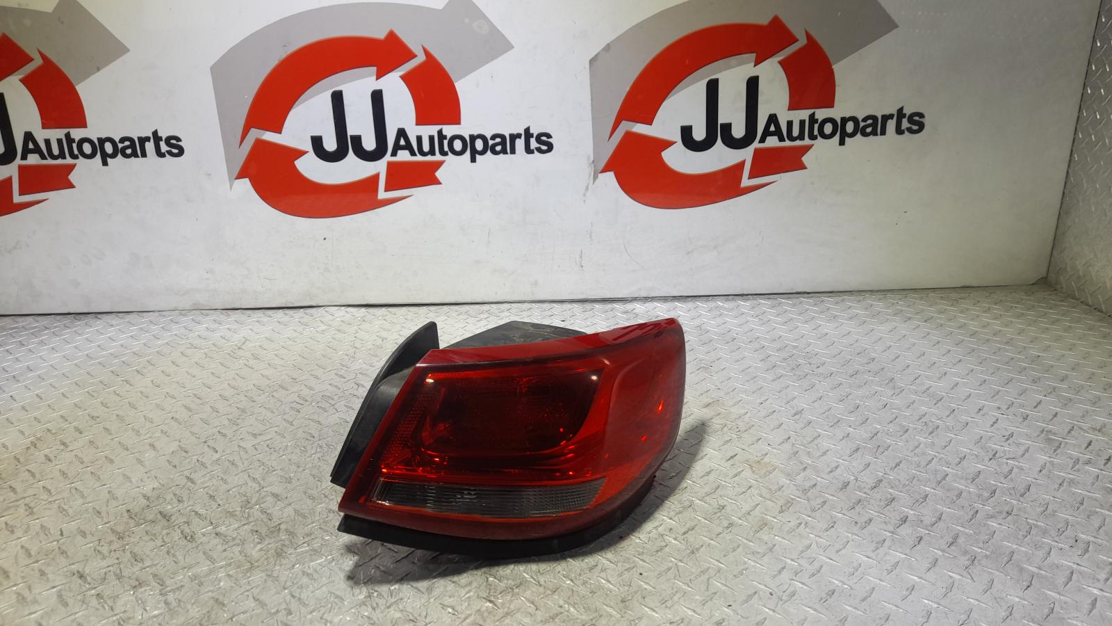 View Auto part Right Taillight Holden Commodore 2013