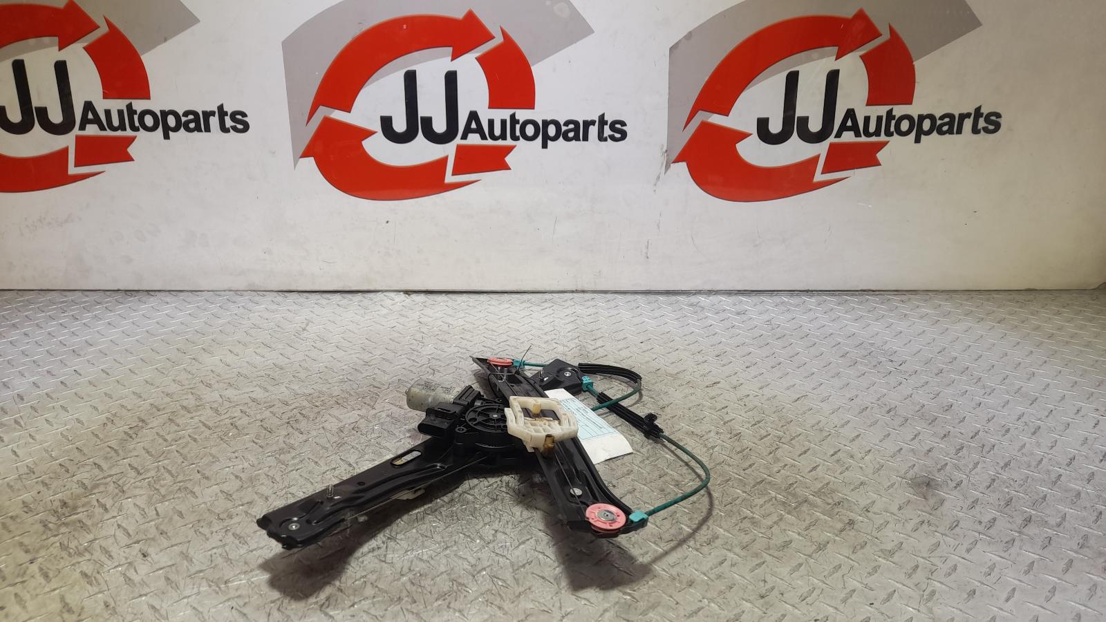 View Auto part Right Front Window Reg/Motor Bmw 1 Series 2011