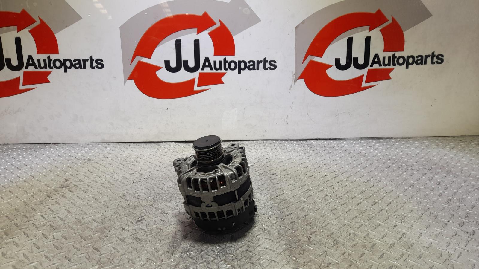 View Auto part Alternator Volkswagen Passat 2012