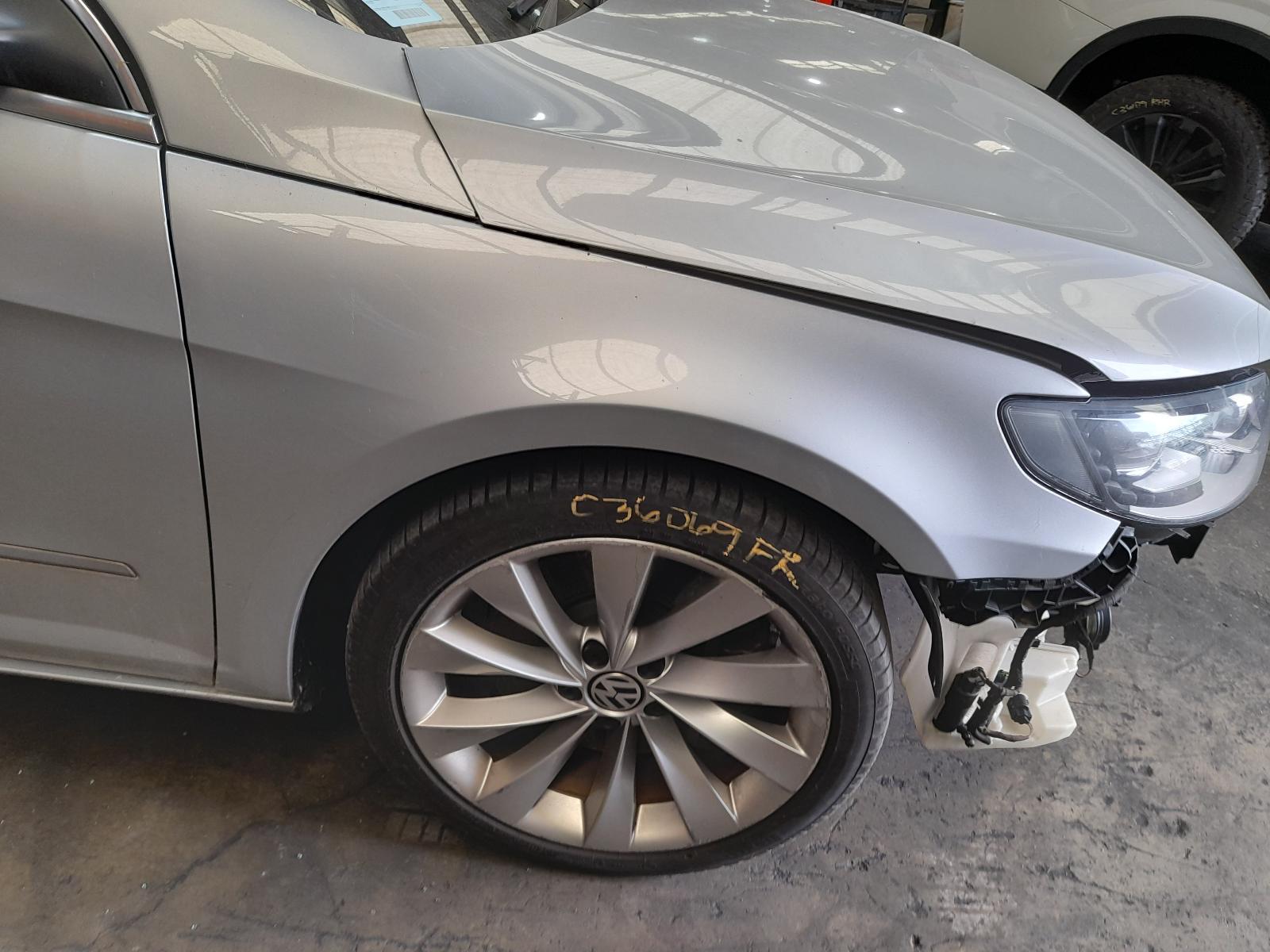 View Auto part Right Guard Volkswagen Passat 2014