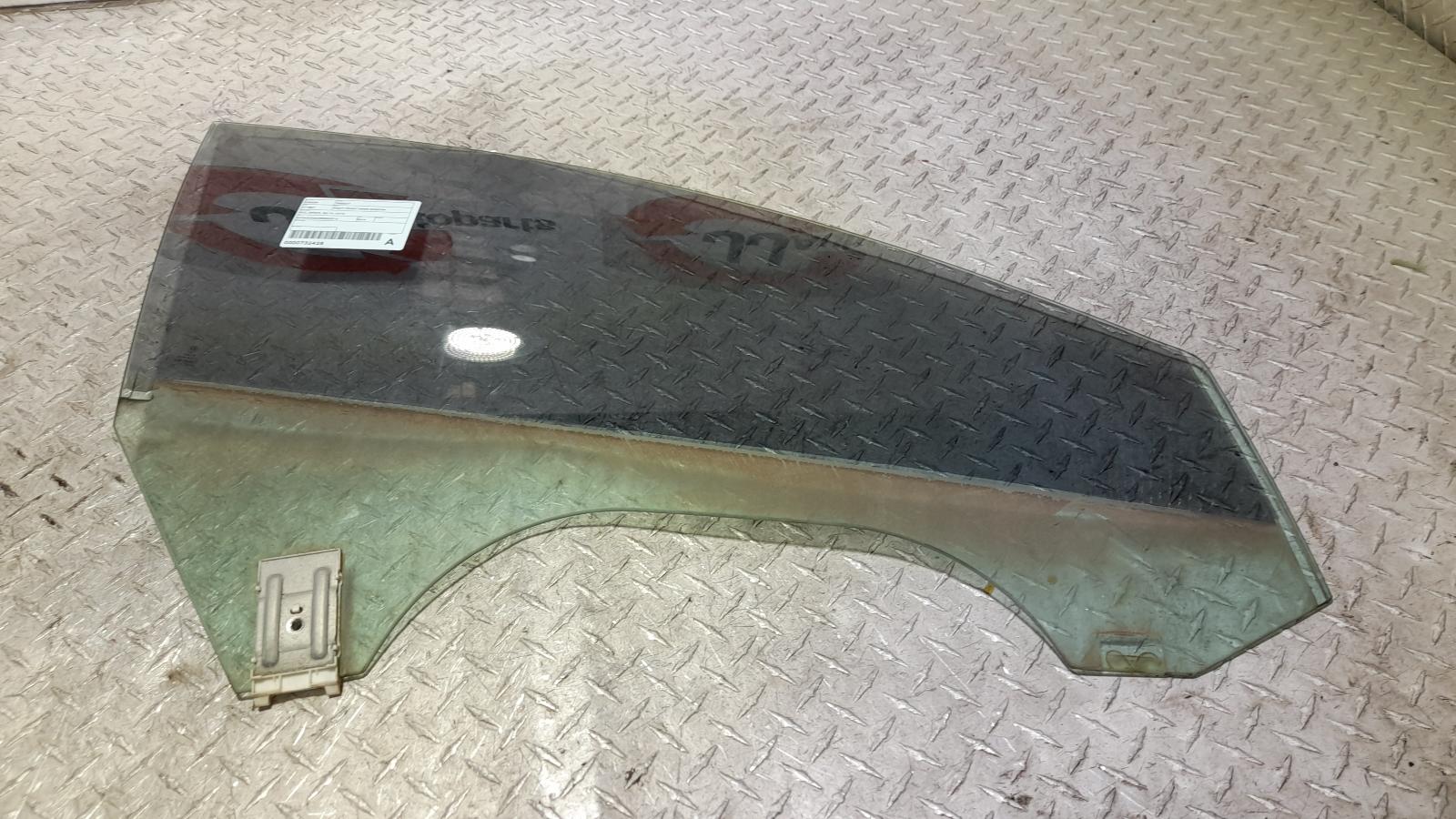 View Auto part Right Front Door Window Volkswagen Passat 2014