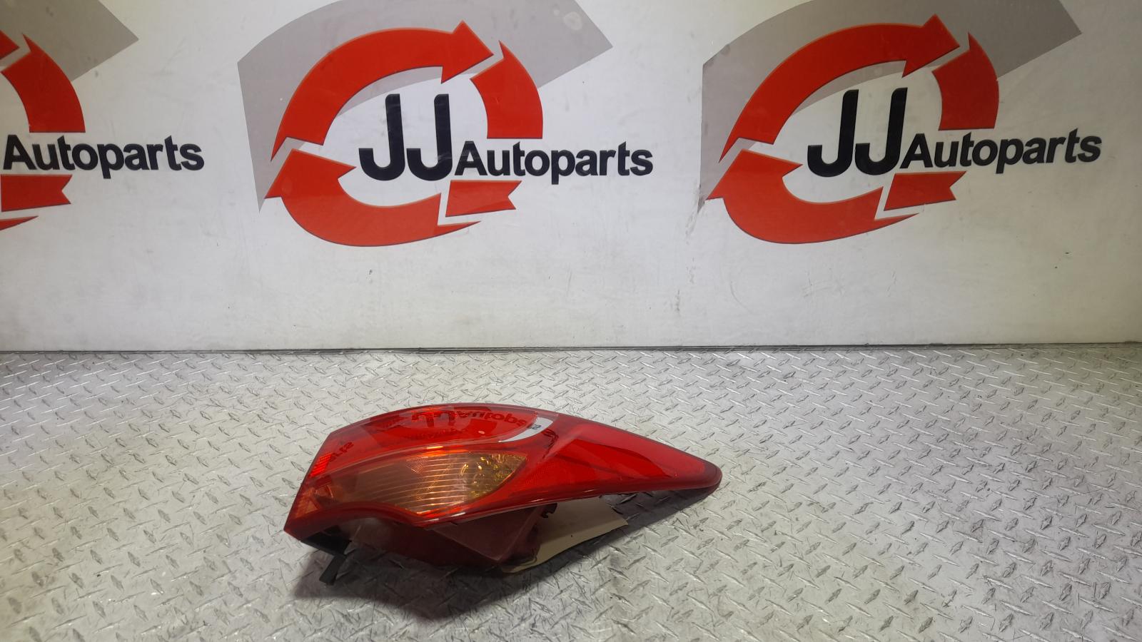 View Auto part Right Taillight Hyundai Santa Fe 2013