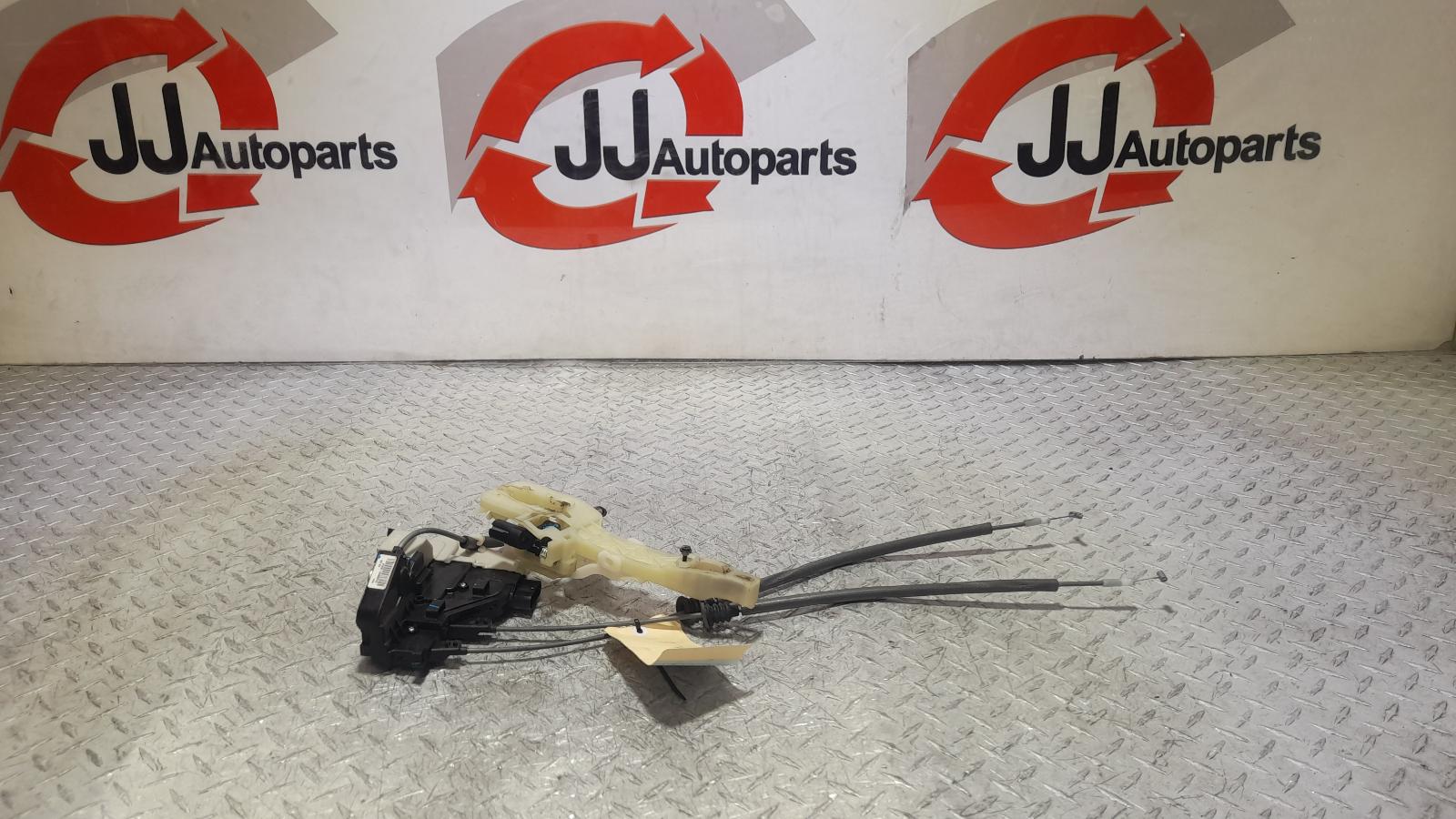 View Auto part Door/Boot/Gate Lock Hyundai Santa Fe 2015