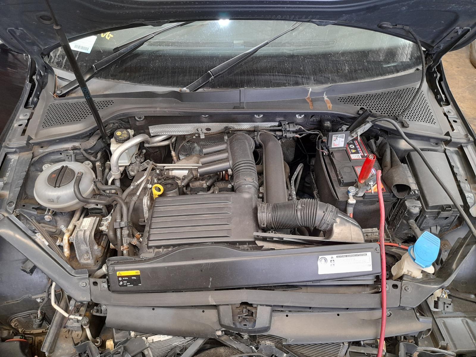 View Auto part Engine Volkswagen Golf 2014