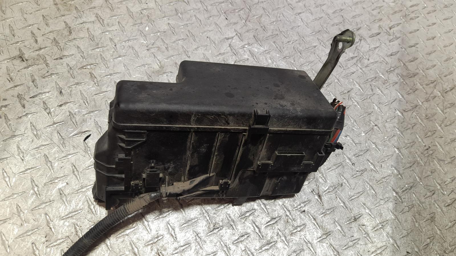 View Auto part Fuse Box Toyota Hilux 2012