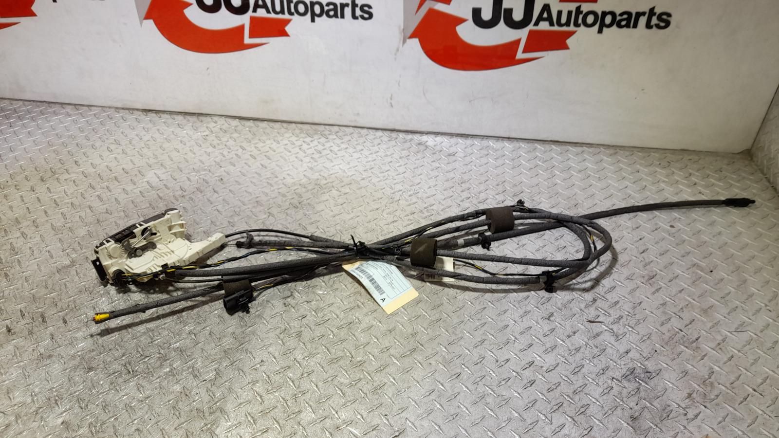 View Auto part Door/Boot/Gate Lock Mercedes Sprinter 2018