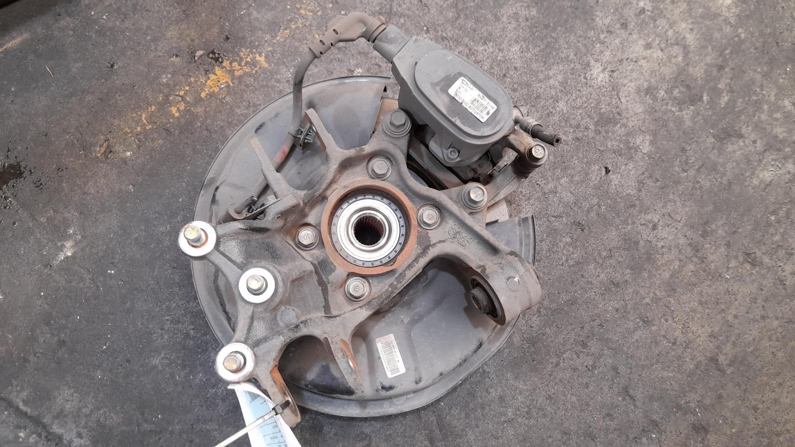 View Auto part Right Rear Hub Assembly Hyundai Tucson 2016