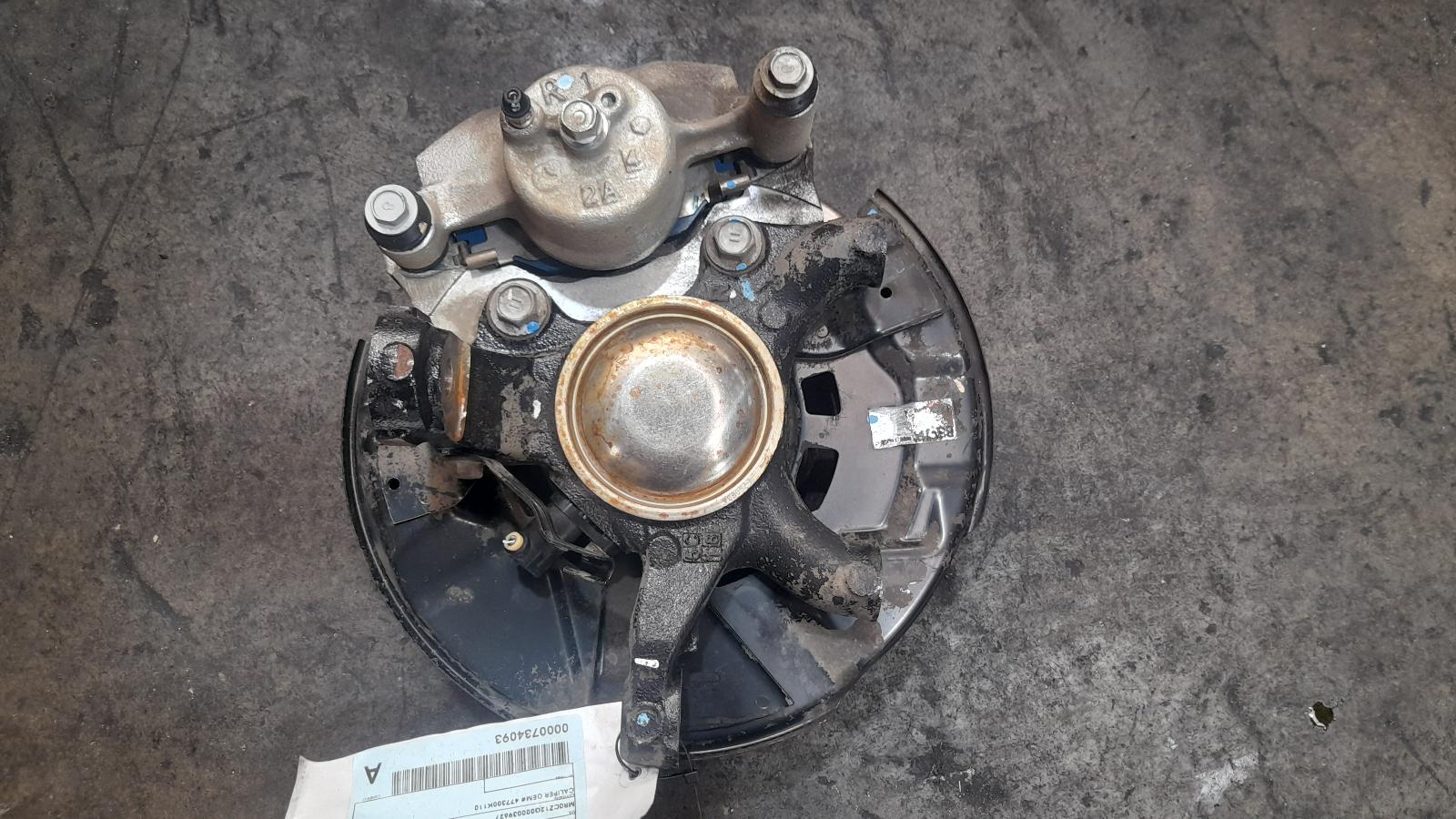 View Auto part Right Front Hub Assembly Toyota Hilux 2015