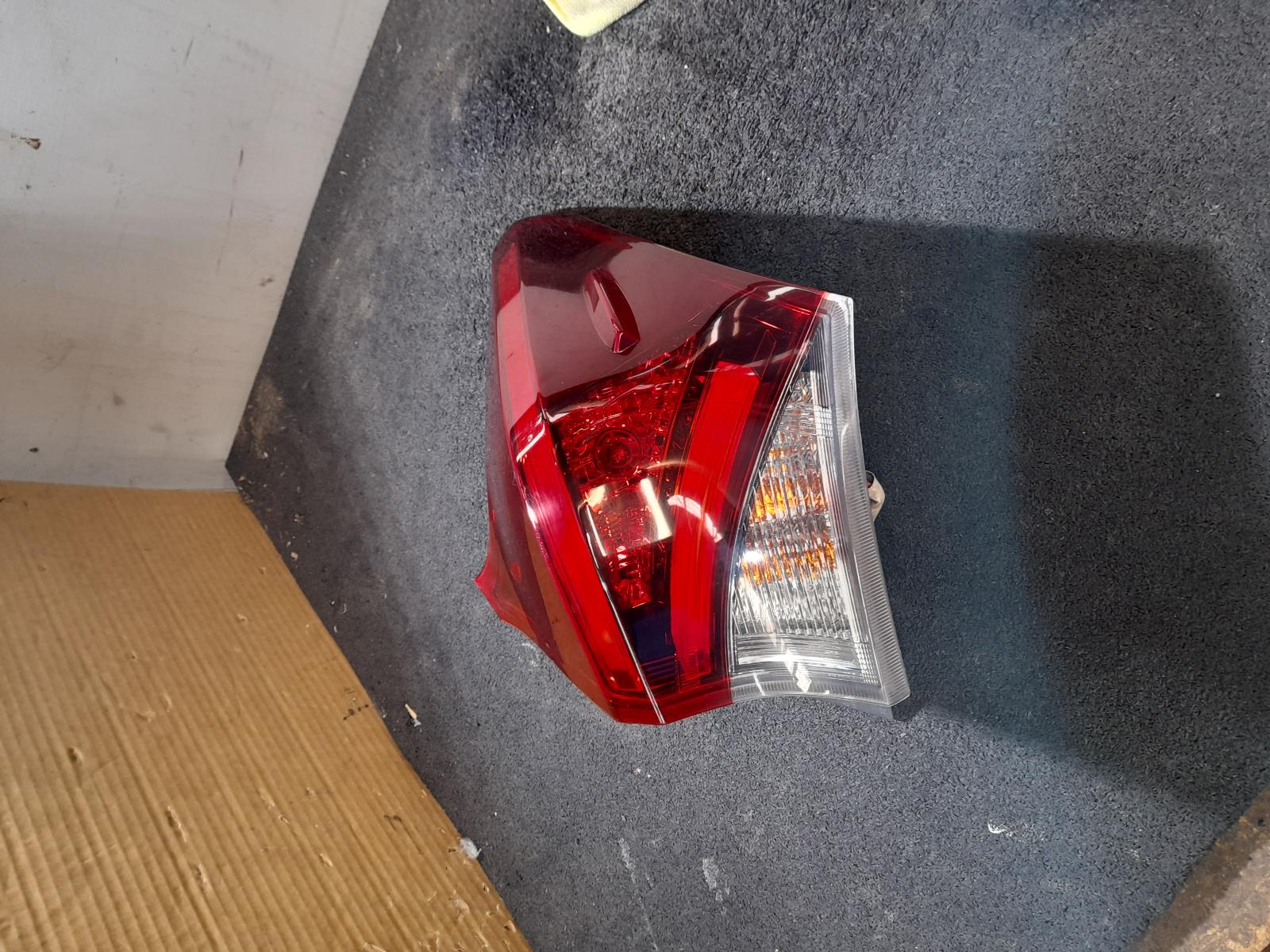 View Auto part Right Taillight Toyota Corolla 2015