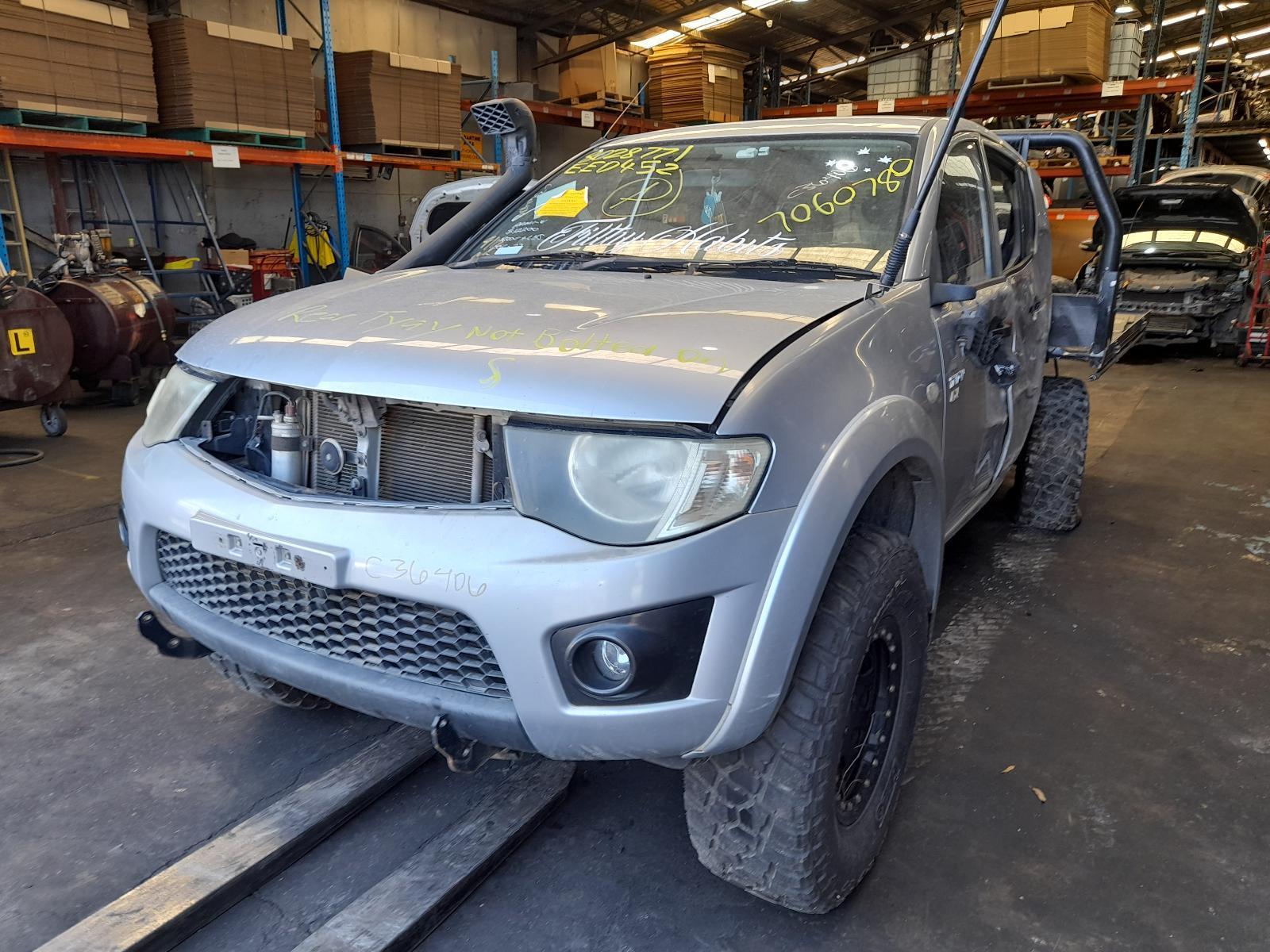 View Auto part Trans/Gearbox Mitsubishi Triton 2011