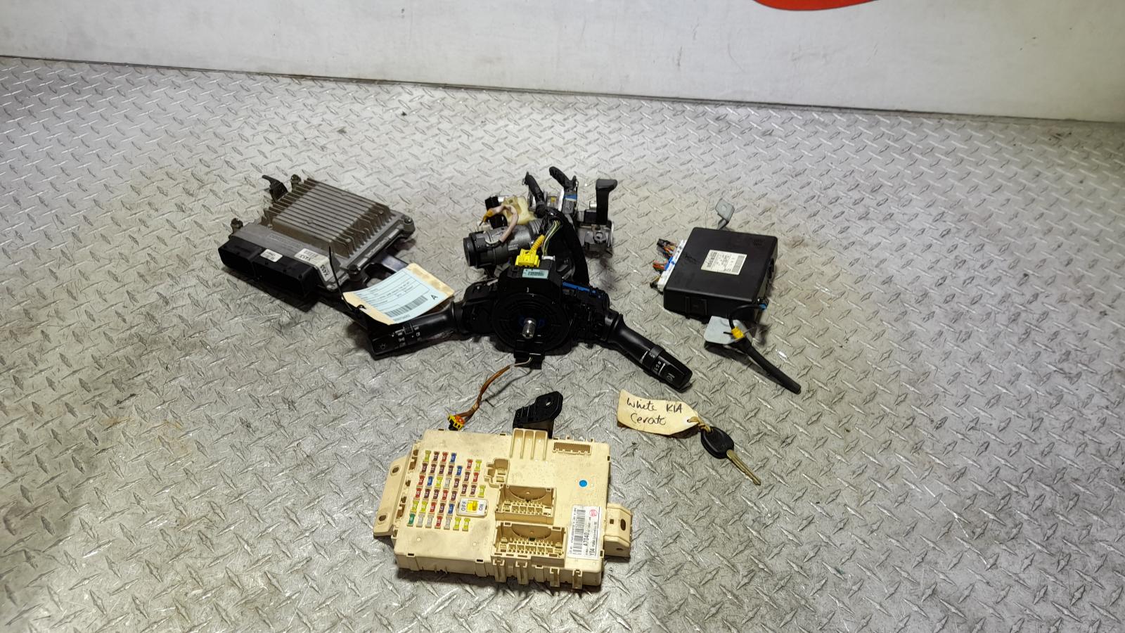 View Auto part Ecu Kia Cerato 2013