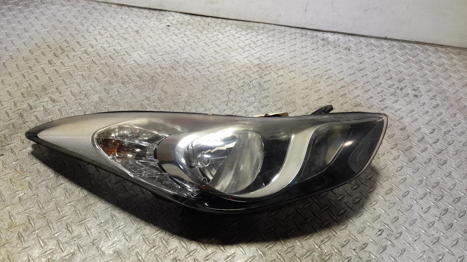 View Auto part Right Headlamp Hyundai Elantra 2012