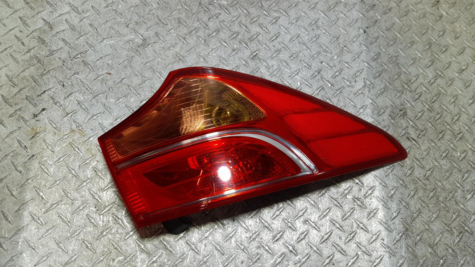 View Auto part Right Taillight Hyundai Santa Fe 2012
