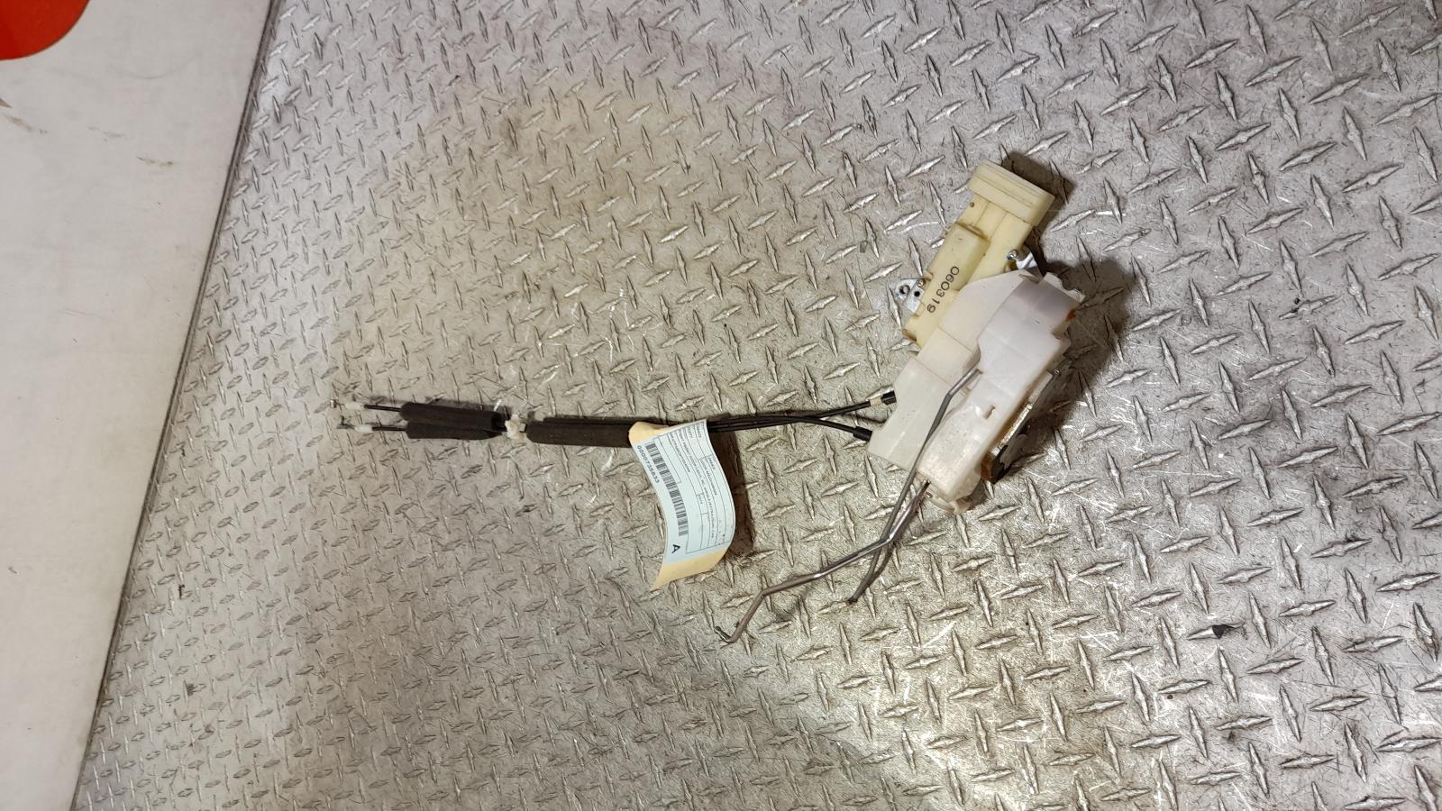 View Auto part Door/Boot/Gate Lock Isuzu Dmax 2019