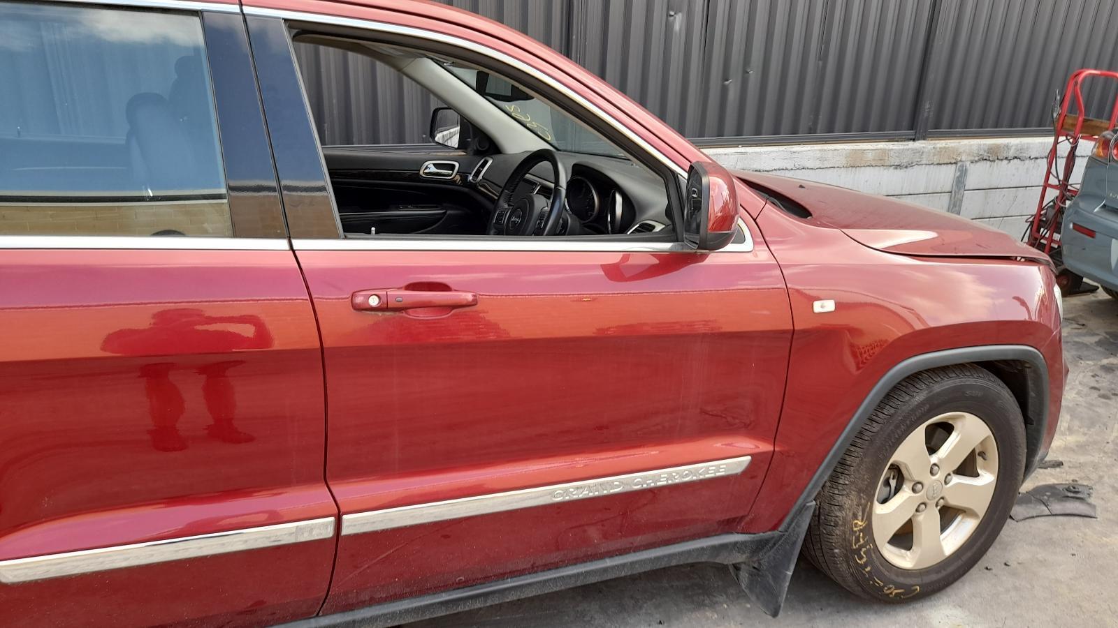 View Auto part Right Front Door Jeep Grandcherokee 2012
