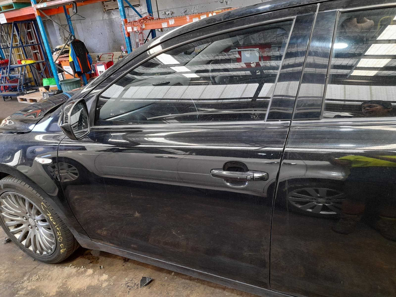 View Auto part Left Front Door Suzuki Kizashi 2012