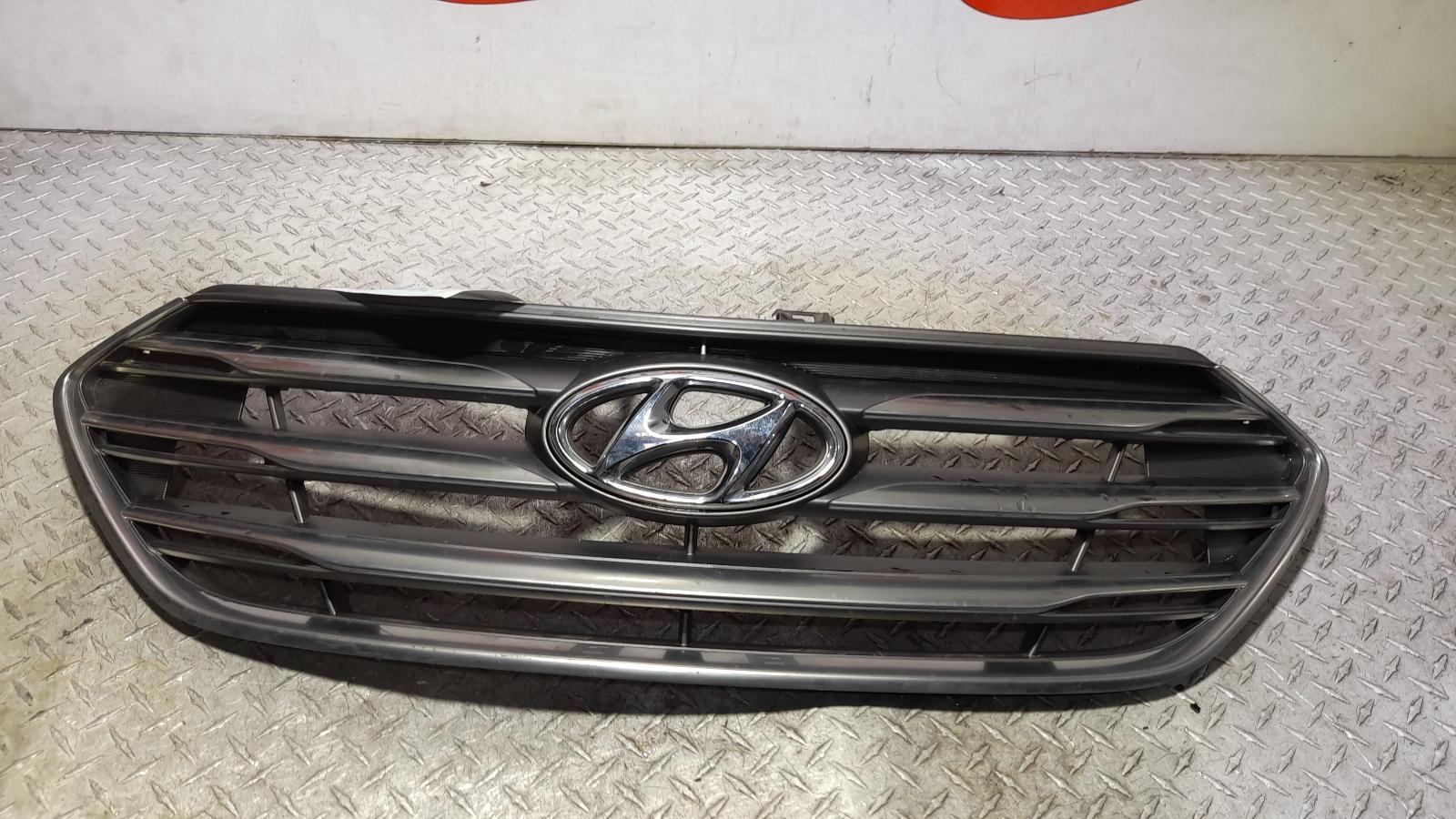 View Auto part Grille Hyundai Santa Fe 2016
