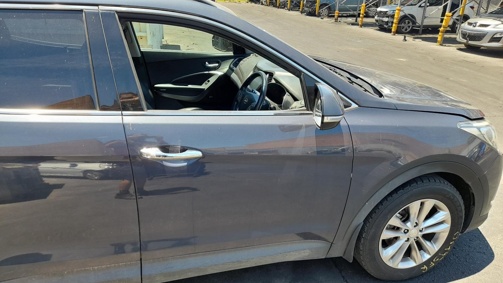 View Auto part Right Front Door Hyundai Santa Fe 2016