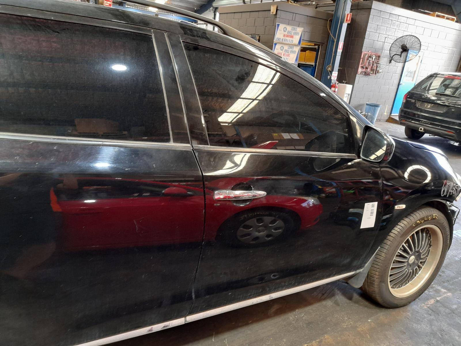 View Auto part Right Front Door Nissan Murano 2011