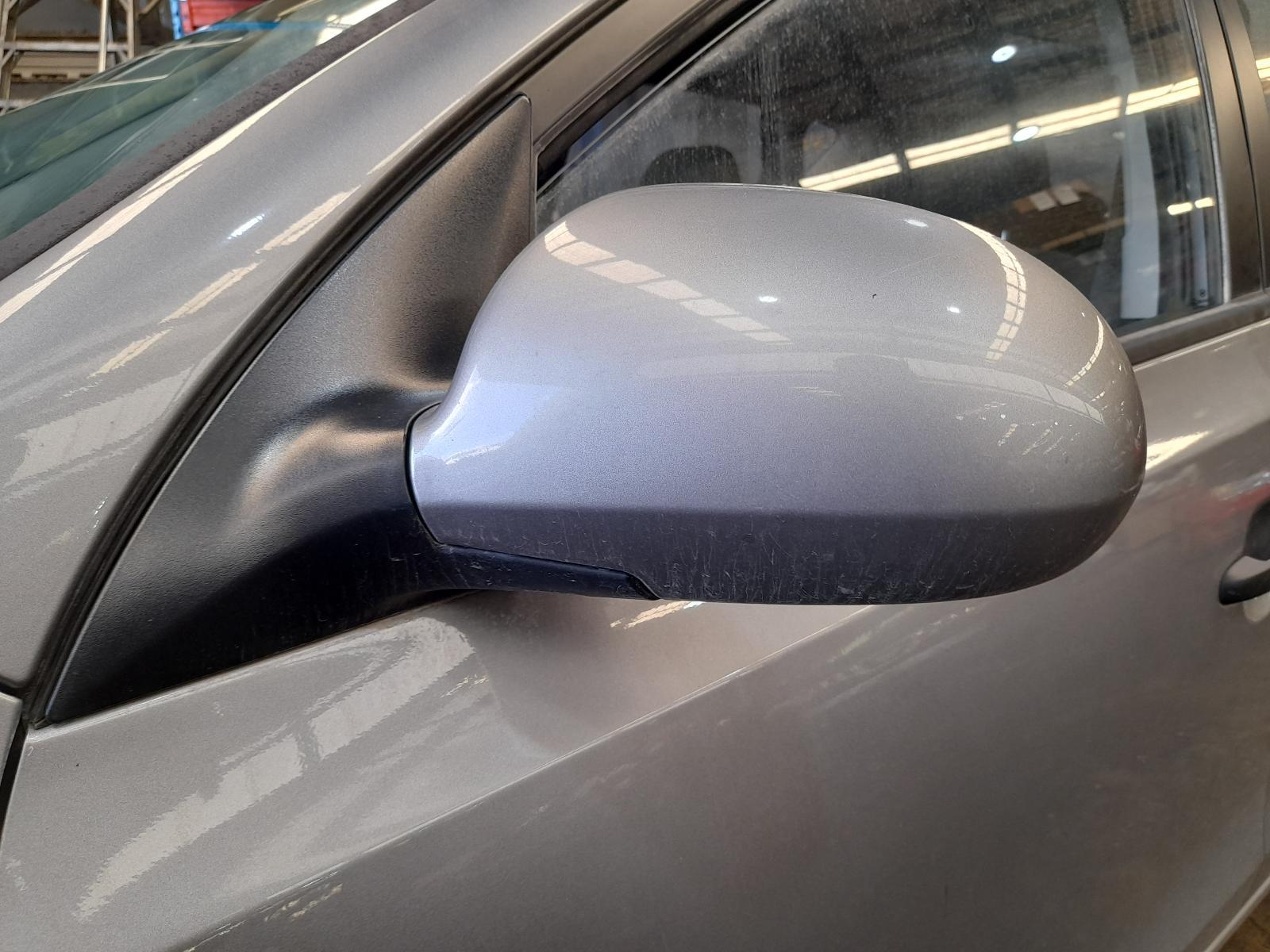 View Auto part Left Door Mirror Hyundai I30 2011