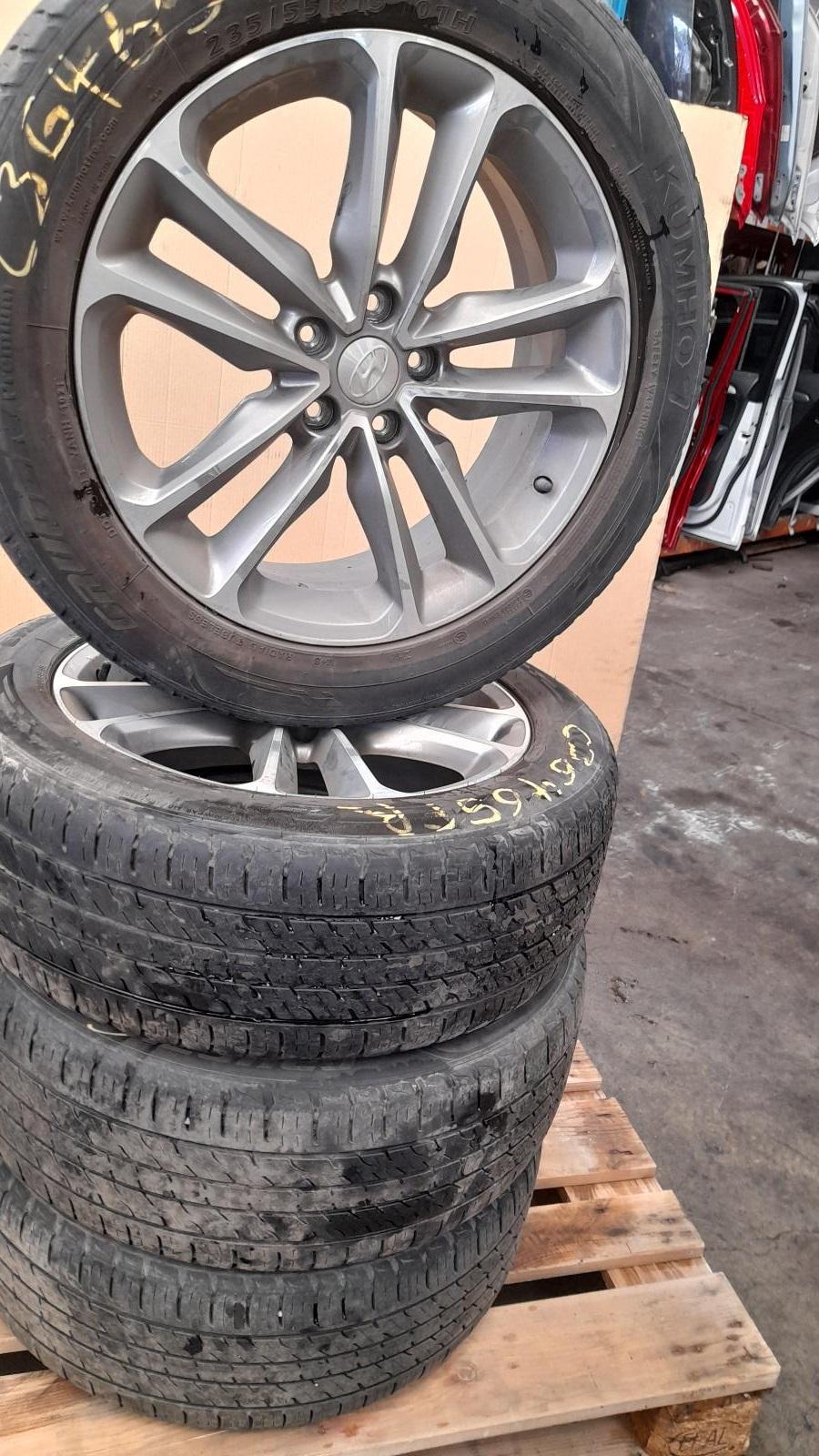 View Auto part Wheel Mag Hyundai Santa Fe 2015