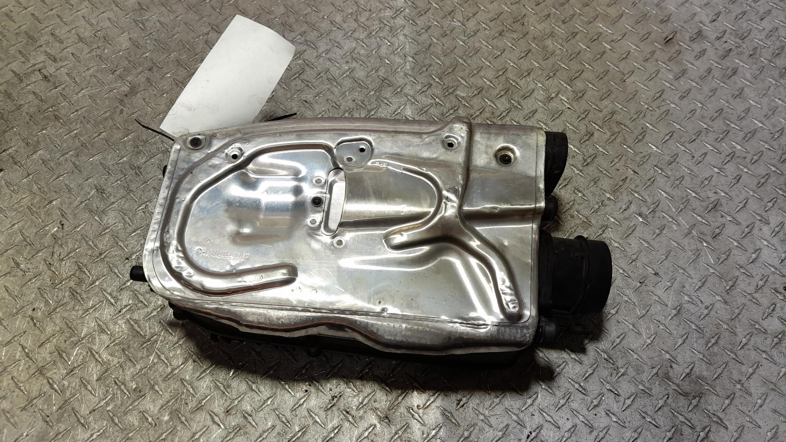 View Auto part Air Cleaner/Box Mercedes C Class 2011