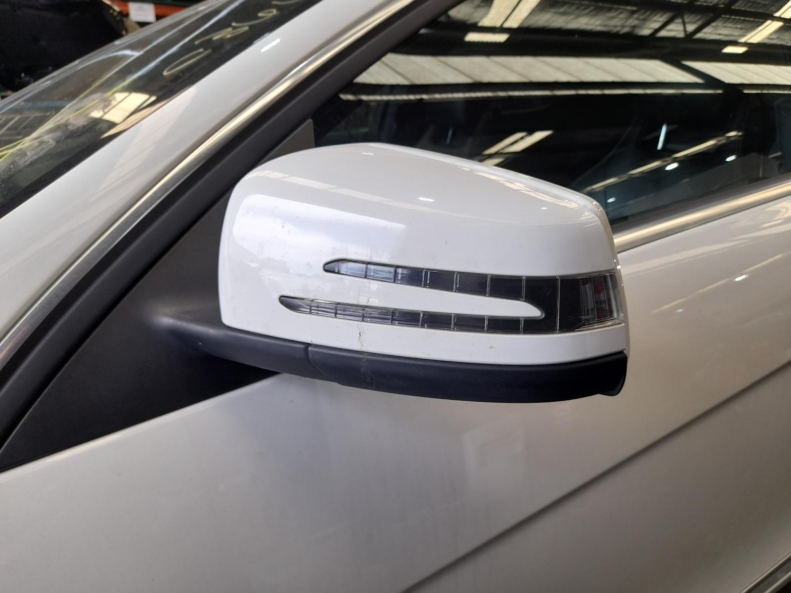 View Auto part Left Door Mirror Mercedes C Class 2011
