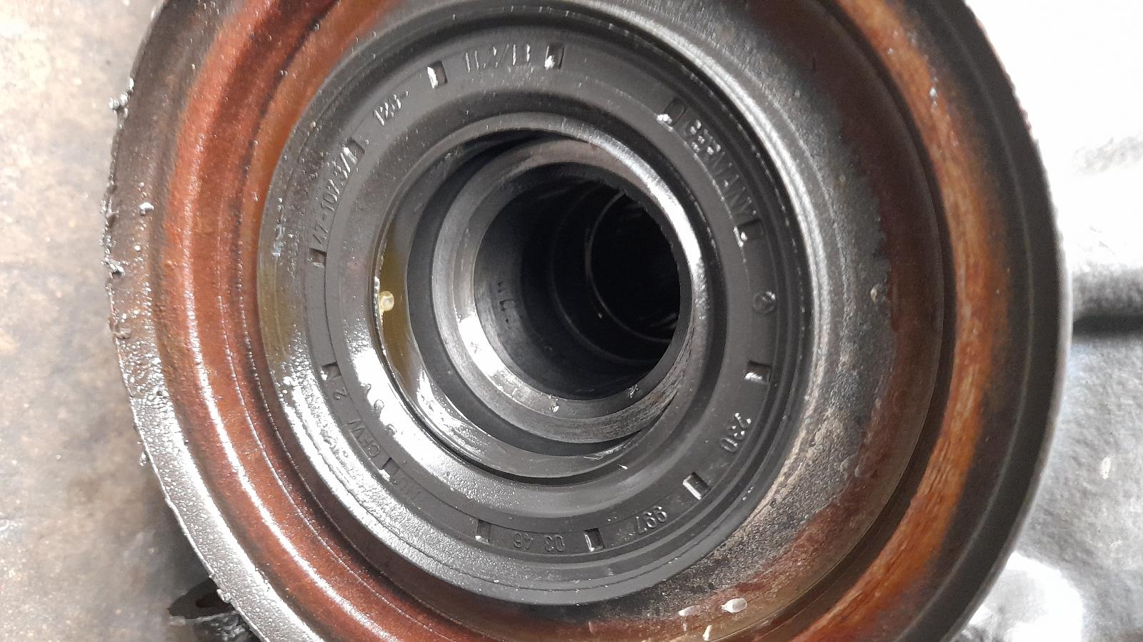 View Auto part Differential Centre Mercedes C Class 2011