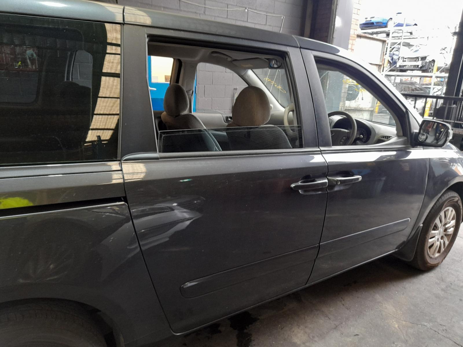 View Auto part Right Rear Door Sliding Kia Carnival/grand Carnival 2012