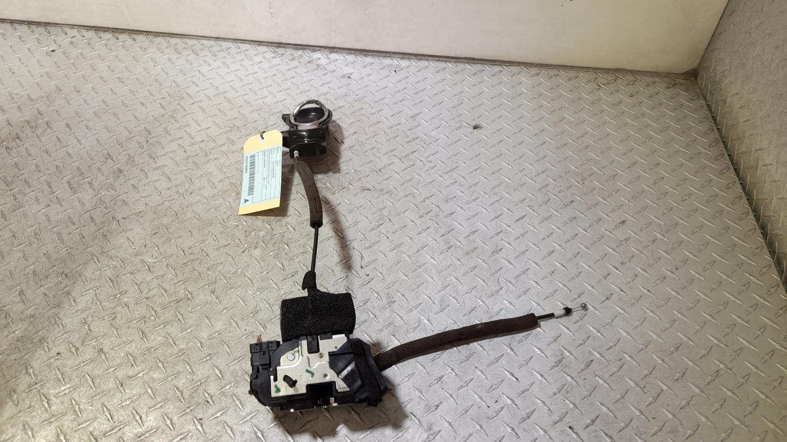 View Auto part Door/Boot/Gate Lock Nissan Juke 2013