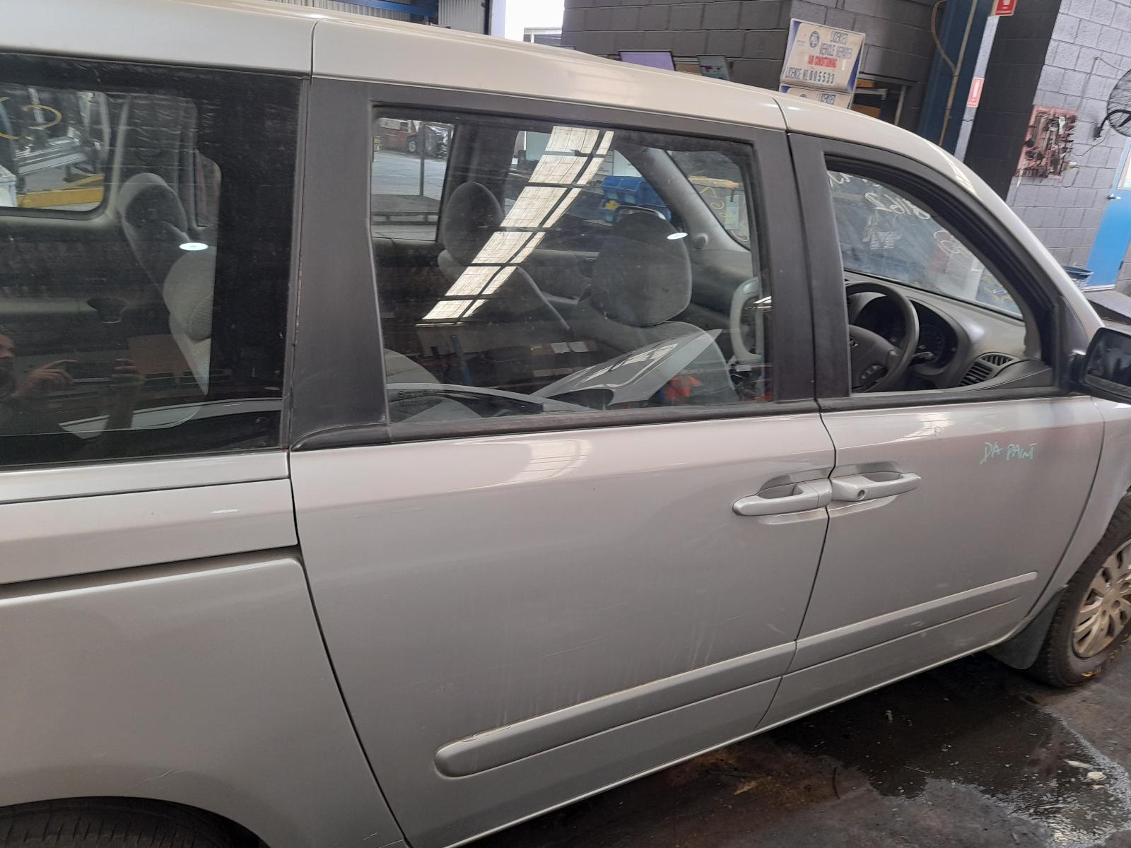 View Auto part Right Rear Door Sliding Kia Carnival/grand Carnival 2012