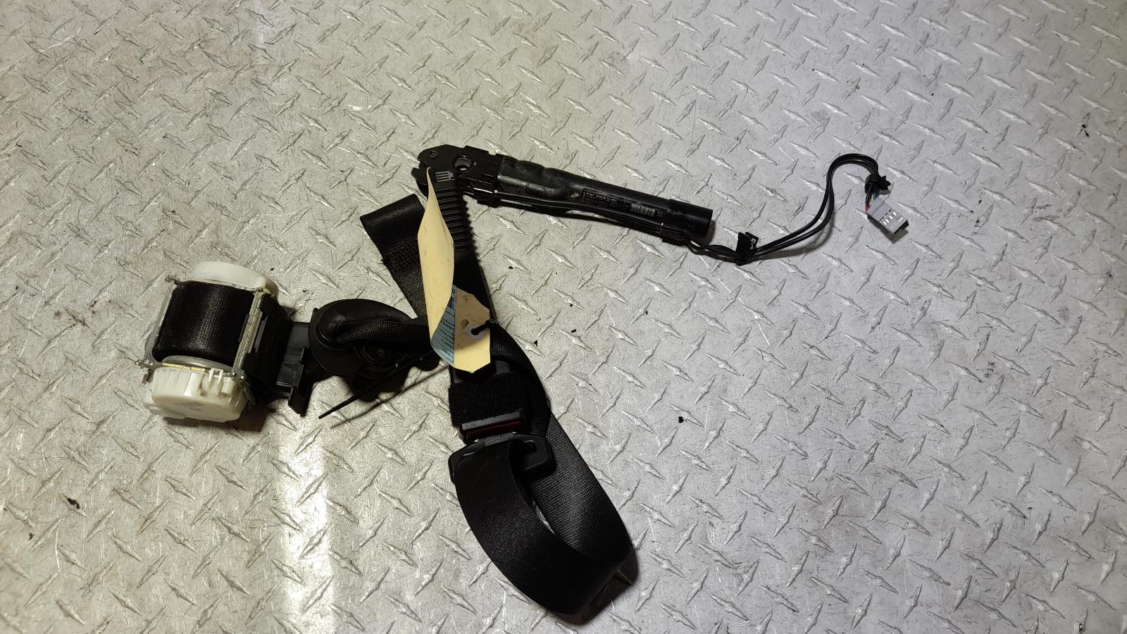 View Auto part Seatbelt/Stalk Bmw 3 Series 2011