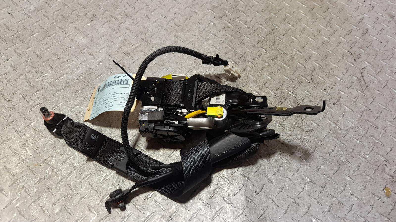 View Auto part Seatbelt/Stalk Hyundai Elantra 2017