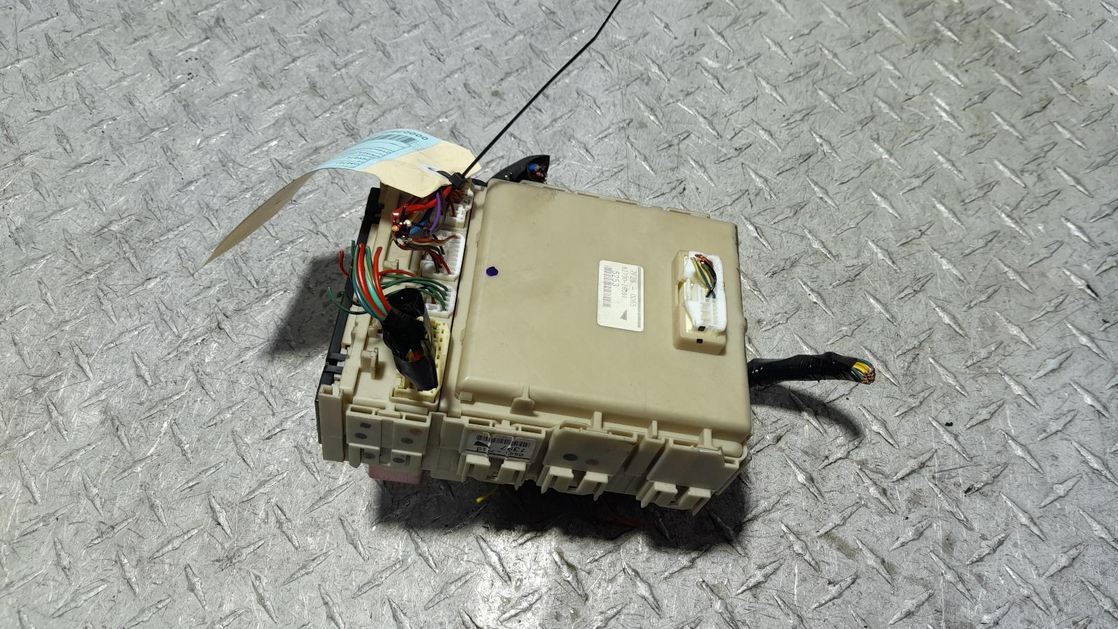 View Auto part Fuse Box Toyota Hiace 2017