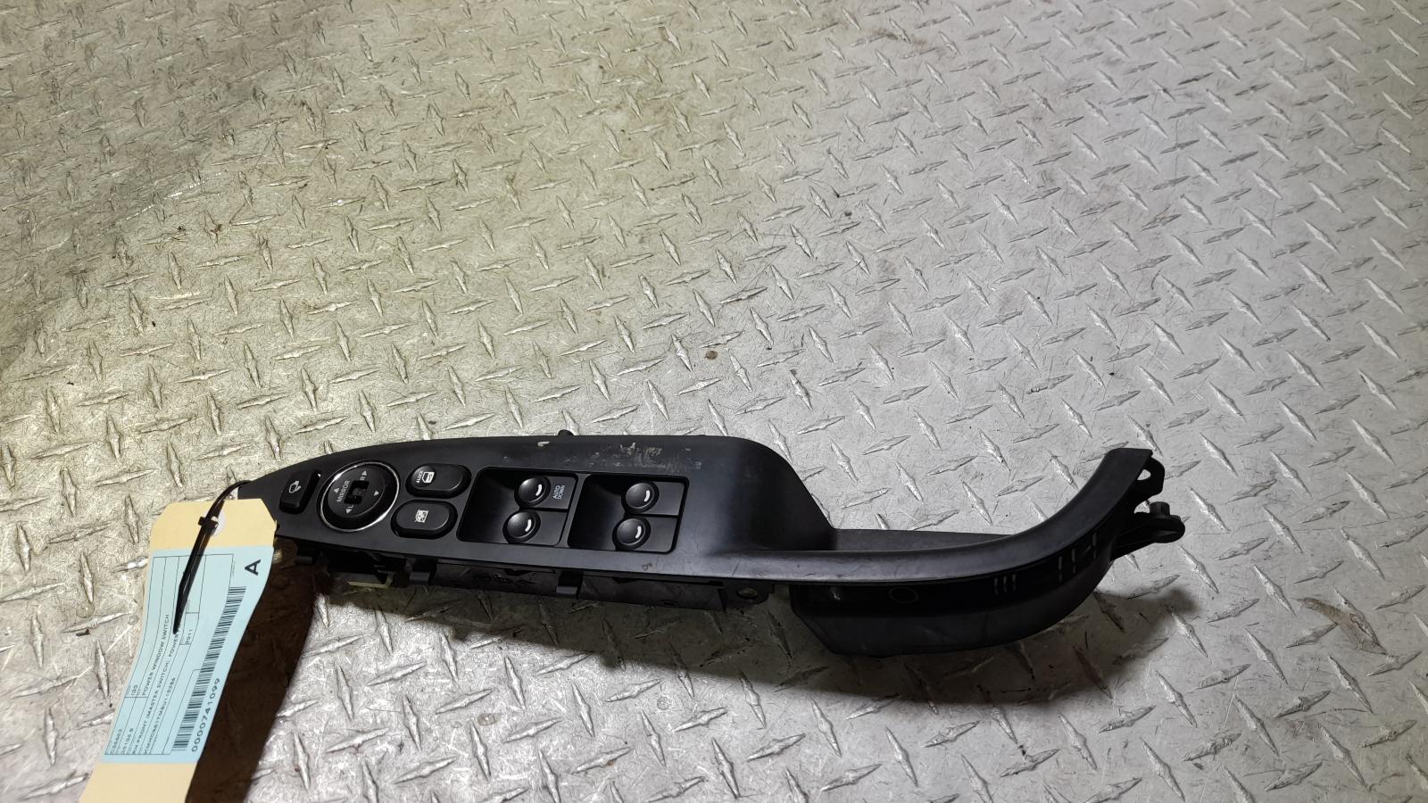 View Auto part Pwr Dr Wind Switch Hyundai I30 2011