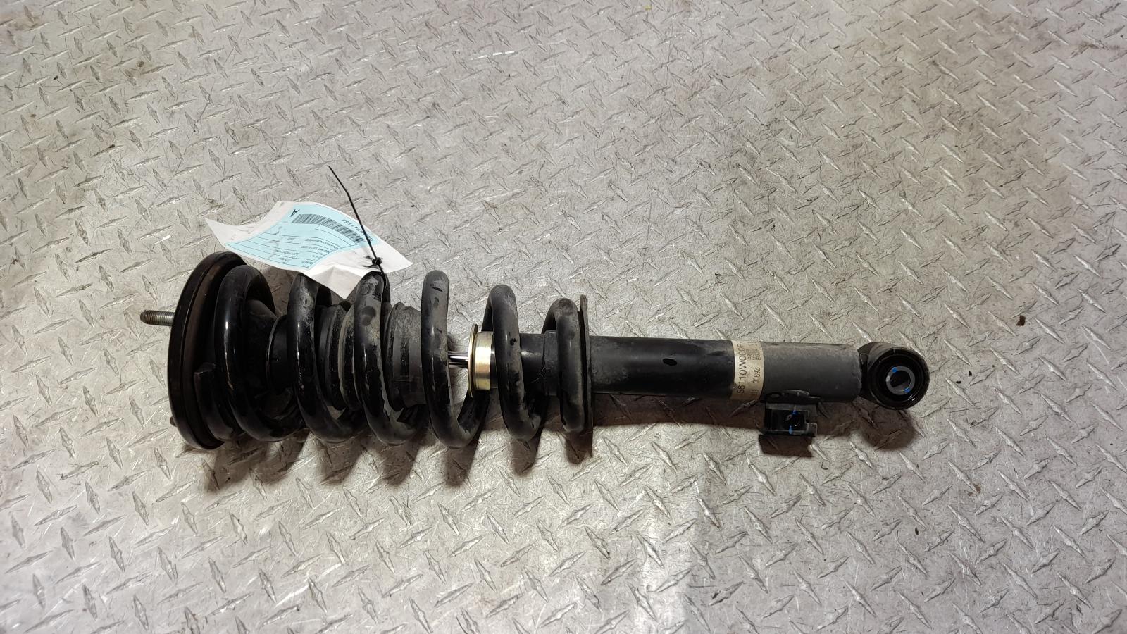 View Auto part Left Front Strut Mitsubishi Triton 2022