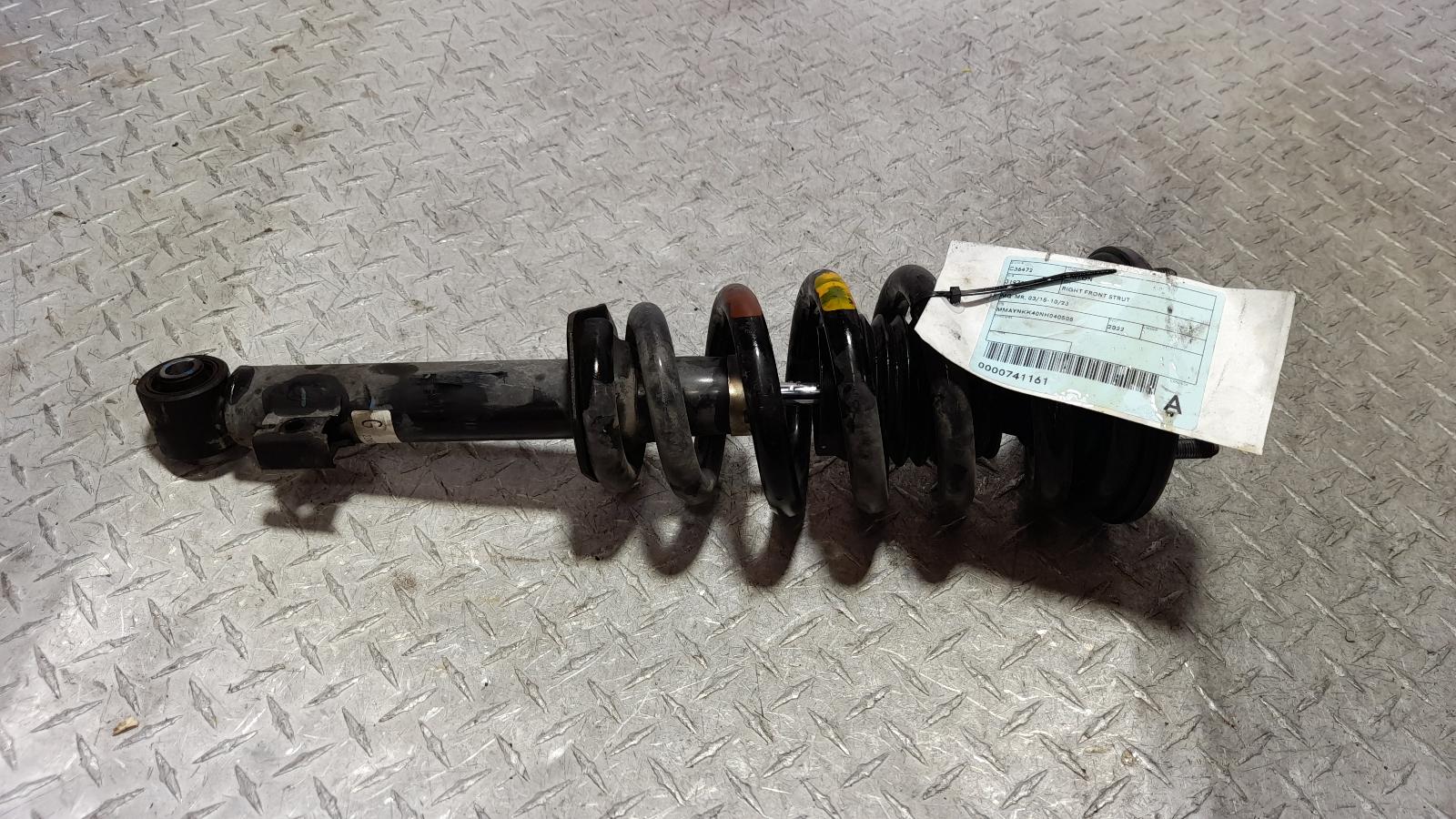 View Auto part Right Front Strut Mitsubishi Triton 2022