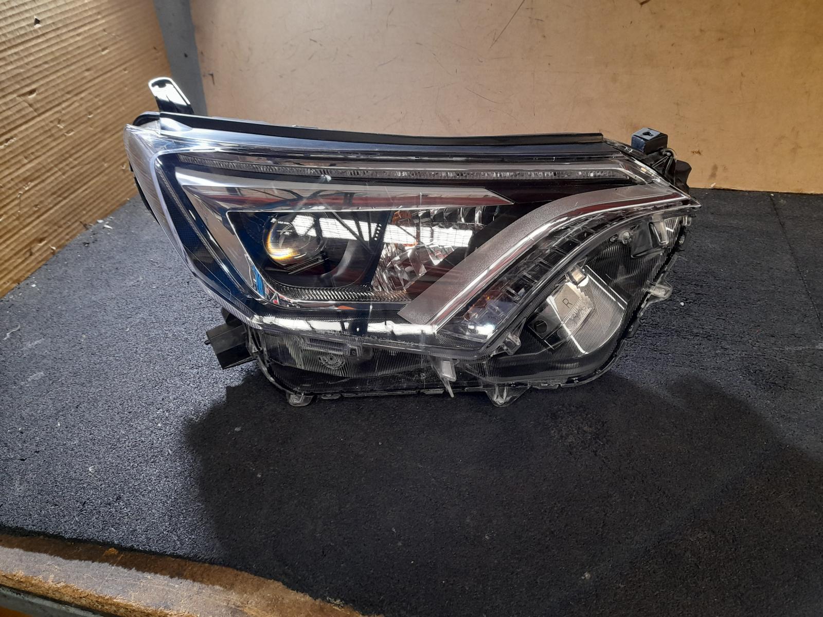 View Auto part Right Headlamp Toyota Rav4 2018