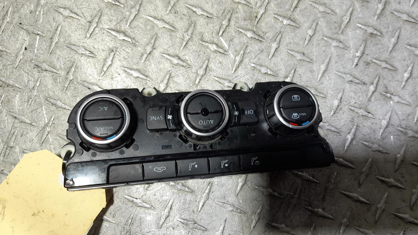 View Auto part Heater/Ac Controls Volkswagen Golf 2012