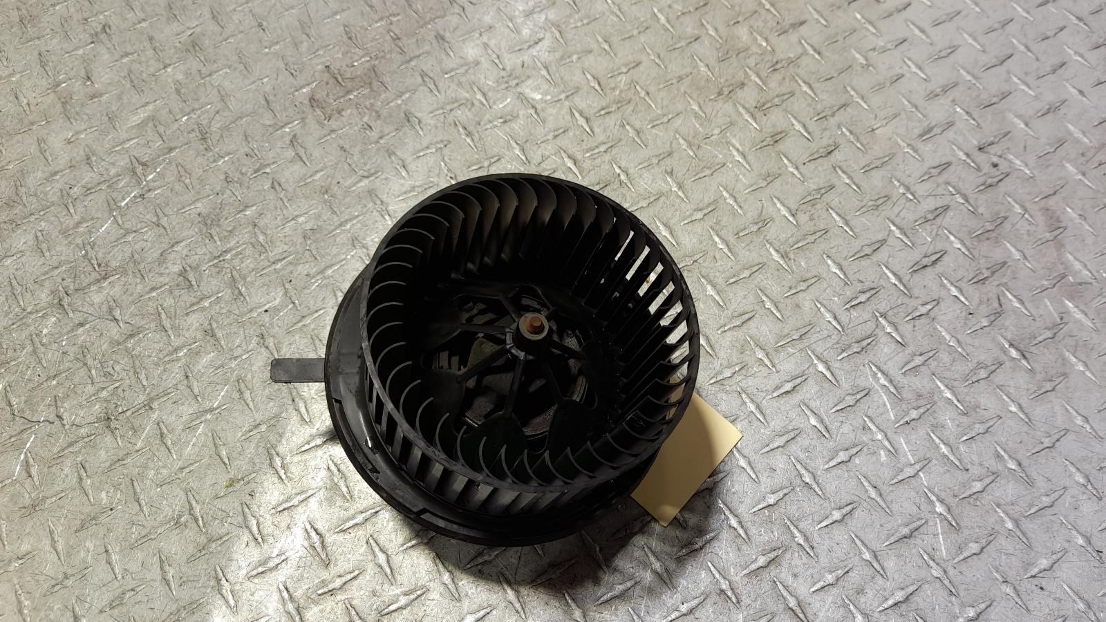 View Auto part Heater Fan Motor Volkswagen Golf 2012