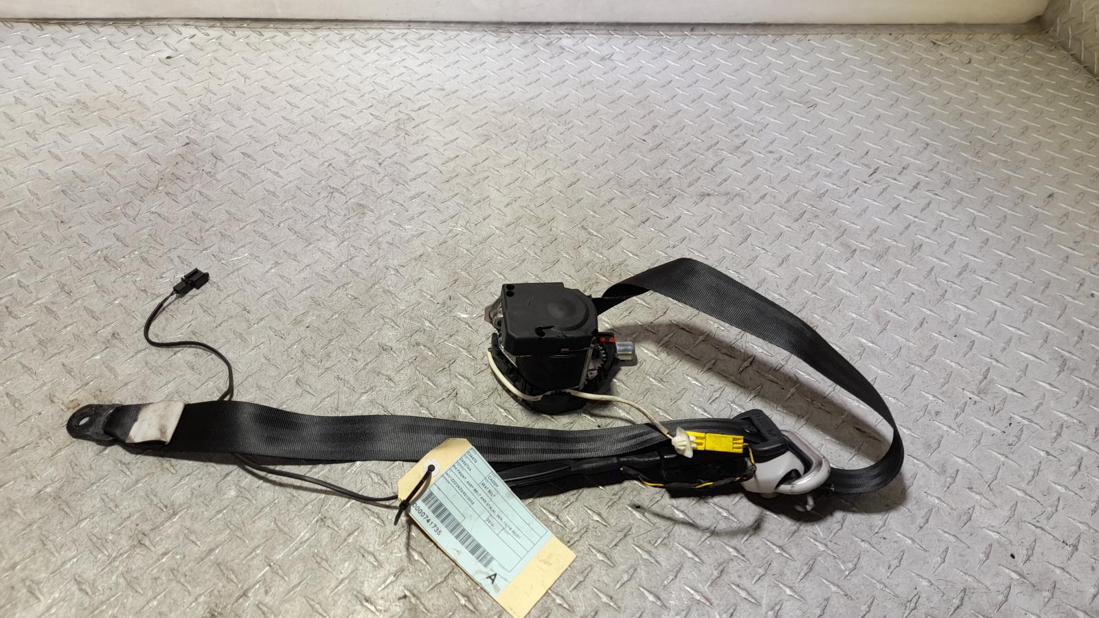 View Auto part Seatbelt/Stalk Volkswagen Caddy 2016