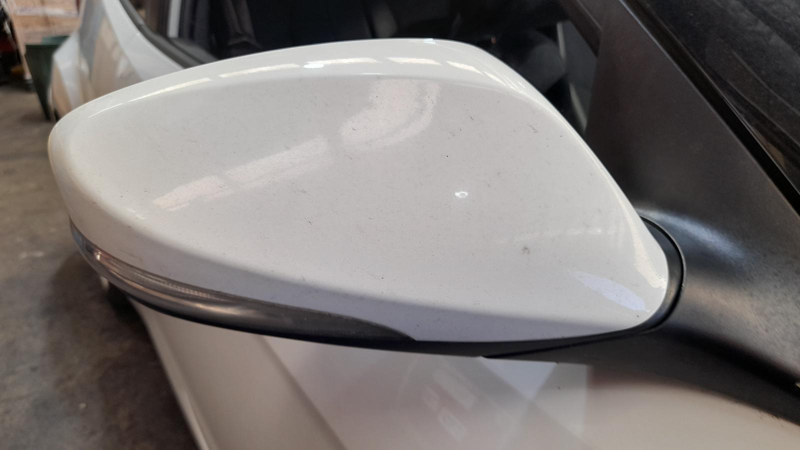 View Auto part Right Door Mirror Hyundai Veloster 2012