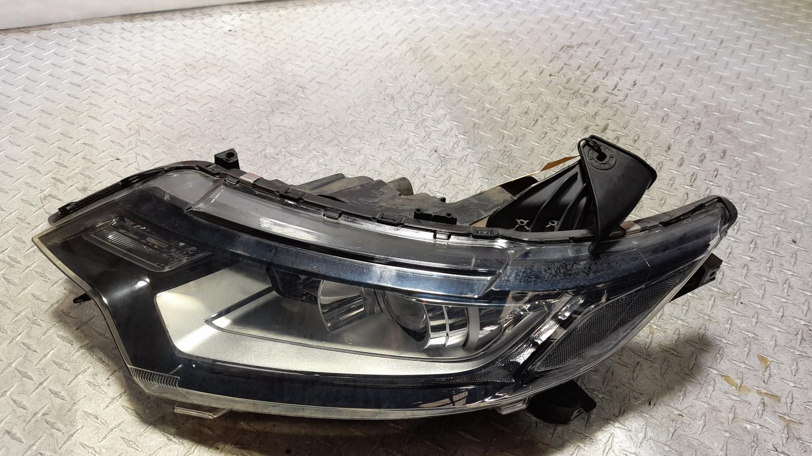 View Auto part Left Headlamp Mitsubishi Outlander 2016